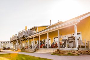 Yacht Club Micro-Lounge